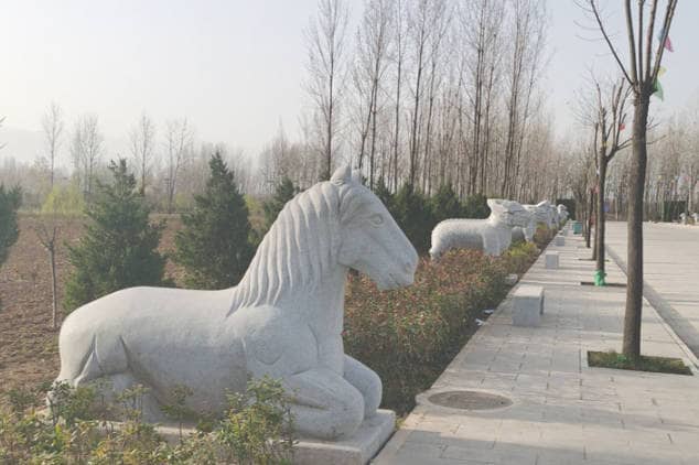 西安神禾人文紀(jì)念園與歷史上的哪位著名人物有直接關(guān)聯(lián)，這段歷史如何影響了紀(jì)念園的建立？