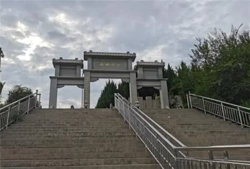 西安高橋墓園是否提供墓位位置的優(yōu)先選擇權服務？