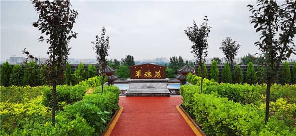 購買西安佛教墓地時(shí)，除了墓地價(jià)格外，還需要考慮哪些額外費(fèi)用？