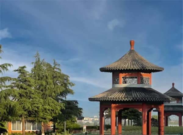 在西安陵園購買單人墓地合適還是雙人墓地更合適？